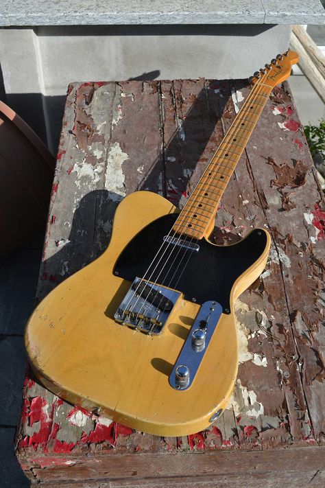 Fender Guitars Telecaster, Vintage Telecaster, Fender Esquire, Vintage Guitar Amps, Learn Guitar Chords, Rare Guitars, Fender Vintage, Guitar Obsession, Fender Electric Guitar