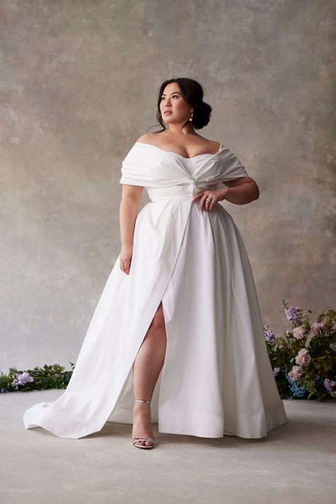 Plus Size Mermaid Wedding Dress With Sleeves, Plus Size Summer Wedding Dress, Wedding Dress For Chubby Brides, Fat Bride, Curvy Wedding Dress, Plus Size Ball Gown, Curvy Wedding, Plus Wedding Dresses, Big Wedding Dresses