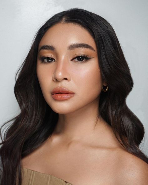 Make Up For Graduation Pictorial Morena, No Make Up Make Up Look Filipina, Morena Make Up, Morena Makeup Filipina Graduation, Graduation Makeup Ideas Morena, Light Makeup Brown Eyes, Make Up Look For Graduation Pictorial, Graduation Make Up Look For Filipina, Moving Up Pictorial