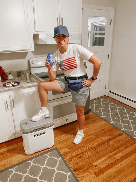 An easy DIY Halloween costume. Taking some inspiration from my dad with this 90’s dad costume for women #halloweencostumeswomen Dads On Vacation Costume, Barbecue Dad Outfit Spirit Week, Bbq Dad Outfit, Dad Rock Aesthetic, Bbq Dad Vs Soccer Mom Outfit Spirit Week, Bbq Dad Outfit Spirit Week, 90s Dad Outfit, Dads Outfits, 90s Dad Fashion