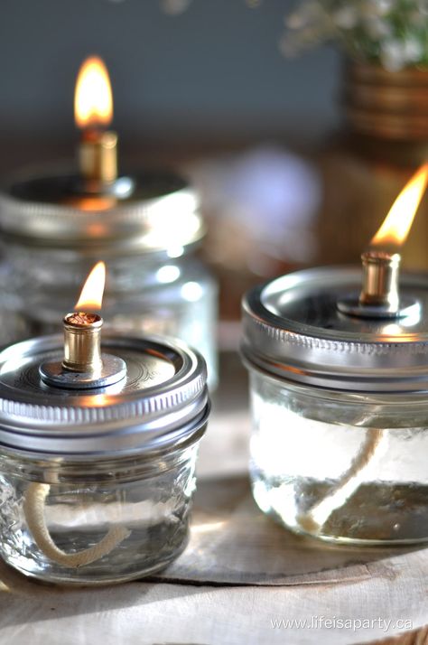 Mason Jar Projects, Mason Jar Candles, Diy Hanging Shelves, Diy Oils, Mason Jar Crafts Diy, Mason Jar Lighting, Jar Diy, Diy Lamp, Oil Lamp