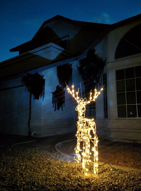 Harry Potter Halloween Exterior Decorations, Halloween Harry Potter Decorations Outdoor, Harry Potter Decor Outdoor, Diy Halloween Decorations Outdoor Harry Potter, Fun Halloween Outdoor Decorations, Hogwarts Halloween Decorations Outdoor, Christmas Decor Harry Potter, Harry Potter Outdoor Decor Halloween, Harry Potter Dementors Diy