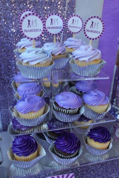 Essen, Euphoria Party Food Ideas, Euphoria Birthday Party Ideas, Purple Party Ideas, 12th Birthday Party Ideas, Euphoria Party, Birthday Dance, 14th Birthday Party Ideas, Lavender Wedding Cake