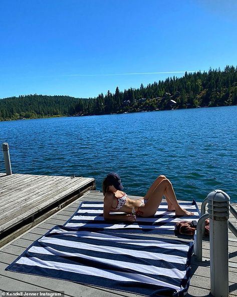 Angeles, Kendall Jenner Poses, Lake Photoshoot, Cabin Trip, Lake Girl, Cottage Lake, Lake Trip, Lake Vacation, Lake Photos