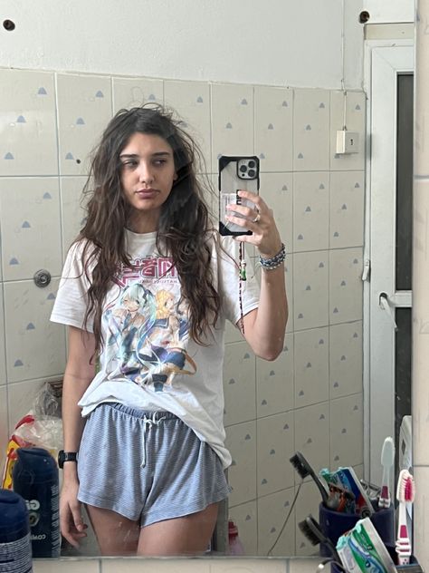 Pyjamas | bed hair | tired | messy girl aesthetic | messy hair | Messy Pajamas Aesthetic, Messy Bangs Aesthetic, Bed Head Aesthetic, Bed Hair Aesthetic, Messy Minimalist Aesthetic, Messy Aesthetic Girl, Comfy Vibes Aesthetic, Childish Girl Aesthetic, Messy Girl Aesthetic Outfit