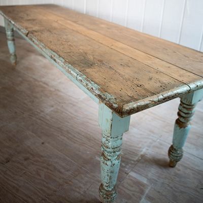 Vintage Farmhouse Table from Rachel Ashwell Shabby Chic Couture® Shabby Chic Kitchen, French Farmhouse Table, Rachel Ashwell Shabby Chic Couture, Muebles Shabby Chic, Rachel Ashwell Shabby Chic, Shabby Chic Farmhouse, Farmhouse Dining Table, Farmhouse Interior, Farmhouse Dining