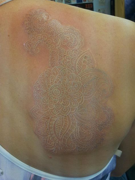 White Ink Tattoos, Mehndi Designs Back Side, Lace Tattoo White, Mehndi Designs Back, Love Life Tattoo, Black Light Tattoo, Wing Tattoos On Back, Tattoos Back, Butterfly Back Tattoo