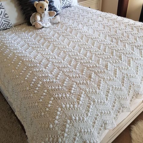 Hugs And Kisses Crochet Blanket, King Size Bed Designs, Neutral Blankets, Boho Blanket, Queen Size Blanket, Crochet Blanket Designs, Wedding Blankets, Crochet Wedding, Crochet Patterns Free Blanket