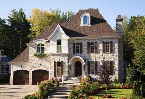 What Is French Provincial Design? Here Are The Key Features Of The Style French Provincial Exterior, French Provincial House, French Countryside Home, French Provincial Design, French Provincial Home, Provincial Home, Courtyard Entry, Stucco Homes, French Provincial Style