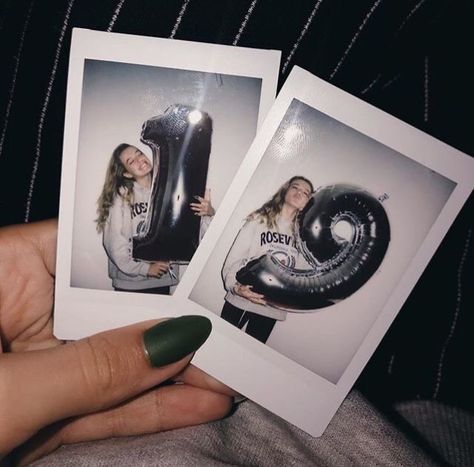 17 Doğum Günü, Mini 11 Instant Camera, Haircut Selfie, Photo Hijab, 17th Birthday Ideas, Cute Birthday Pictures, 21st Birthday Photoshoot, Bday Party Theme, Birthday Post Instagram