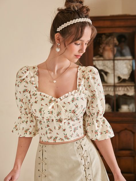 Women Blouses Fashion Classy, Tops For Women Stylish, Floral Top Outfit, Western Tops For Women, Girly Blouse, Cotton Short Tops, Classy Going Out Outfits, Modest Dresses Fashion, Simple Frock Design