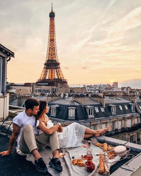 Happy Bastille Day, Torre Eiffel Paris, العصور الوسطى, Paris Couple, Paris Rooftops, Parisian Aesthetic, Paris Dream, Parisian Lifestyle, Parisian Life