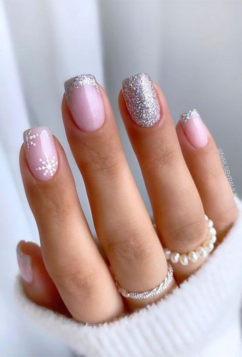 Holiday Nails - Just In! Fantastic items from leading brands to meet your supply needs. Christmas Gel Nails, Silver Nail, Chistmas Nails, Silver Nail Designs, Manikur Kuku, Unghie Sfumate, Christmas Nails Easy, Holiday Nail Designs, Her Nails