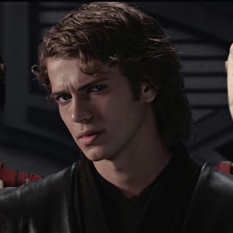 Anakin Skywalker Icon, Anikan Skywalker, Hayden Christiansen, Anakin Vader, Anakin And Padme, Star Wars Anakin, Star Wars Icons, Star Wars Men, Shadow Warrior