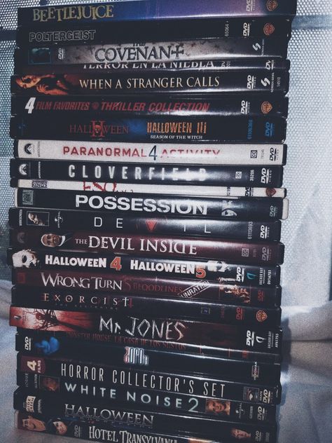 Horror Movies Classic, Horror Movie Marathon Aesthetic, 80s Aesthetic Horror, Tim Burton Movie Marathon, Classic Horror Movies Aesthetic, Horror Accessories, Horror Movies Aesthetic, Horror Movie Aesthetic, Horror Movie Marathon