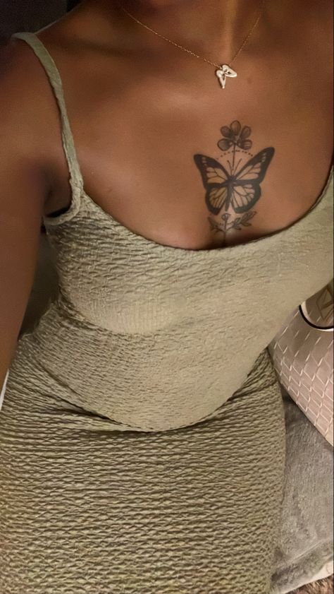 #tattooideas #butterflytattoo #tattoosforwomen #tattoo Mom Tattoos Black Women, Dark Skin Woman Tattoo, Small Arm Tattoos For Women Black, Cute Tattoos Dark Skin, Tattoos Black Women Dark Skin, Tattoo Ideas On Brown Skin, Butterfly Tattoo On Dark Skin Women, Back Tattoo Women Dark Skin, Cute Tattoos On Dark Skin