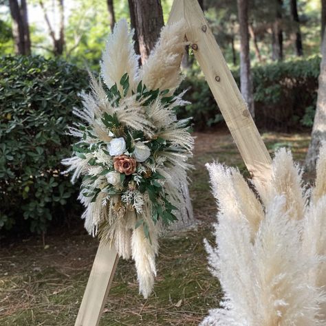 Palmas, Pampas Arch Arrangement, Flower Arch Arrangement, Pampas Arch, Diy Dried Flower Arrangement, Pampas Flower, Wedding Decor White, Arch Arrangement, Rose Arch