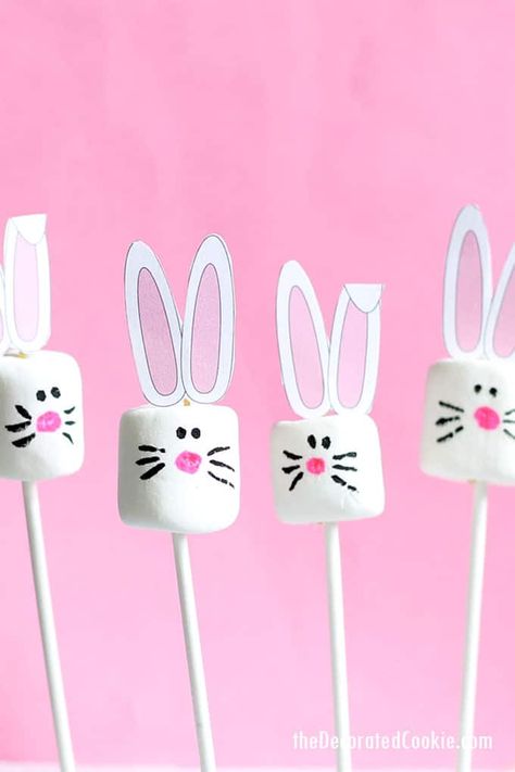 Quick and easy Easter bunny marshmallows with free printable bunny ears. A fun food idea for Easter that kids can make themselves. Printable Bunny Ears, Bunny Marshmallow, Idea For Easter, Easter Marshmallow, Easter Food Crafts, Easy Easter Treats, Easter Party Food, Easter Food Appetizers, Easter Snacks