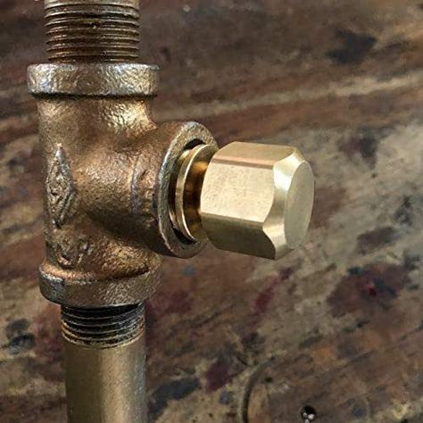 Industrial Lamp Design, Steampunk Projects, Lampe Steampunk, Water Pipe Fittings, Brass Pipe Fittings, Diy Steampunk, Metal Gauge, Industrial Pipe Lamp, Industrial Diy