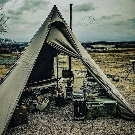 Operation Highjump, Survival Tent, Military Camp, California Beach Camping, Wisconsin Camping, Tent Set Up, Camping Places, Bushcraft Camping, Survival Life