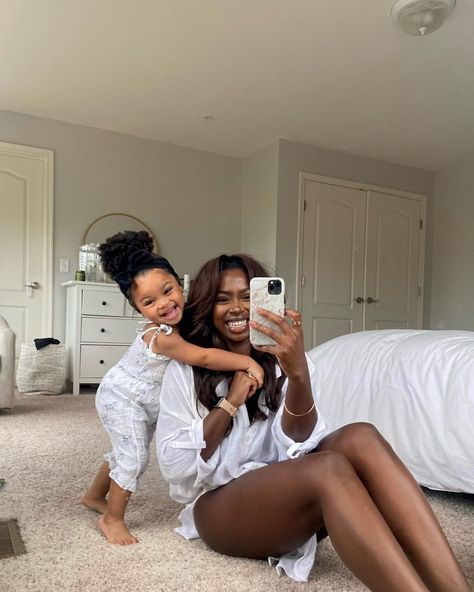 Tumblr, Mommy And Me Black Women, Family Goals Black, Mixed Family Goals, Black Motherhood Aesthetic, Mommy Daughter Pictures, Mommy And Baby Pictures, Black Motherhood, Interracial Family