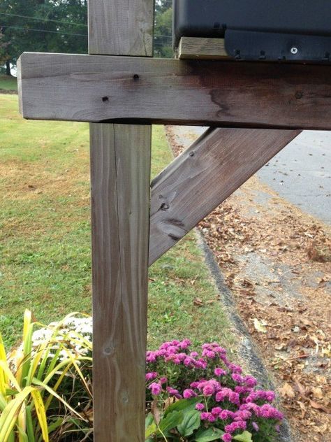 Cedar Mailbox Post, Farmhouse Mailboxes, Country Mailbox, White Mailbox, Mailbox Stand, Rural Mailbox, Old Mailbox, Box Decorations, Mailbox Makeover