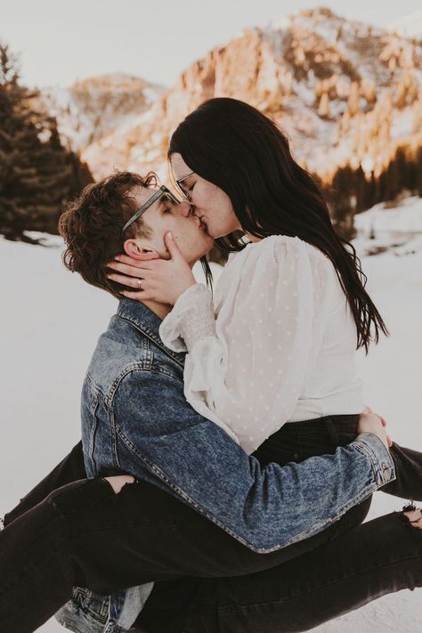 Sitting In Lap Couple Pose, Straddle Pose, Photos Snow, Couples Pose, Couple Poses Reference, Sitting Poses, Utah Photography, Utah Wedding Photographers, Utah Wedding