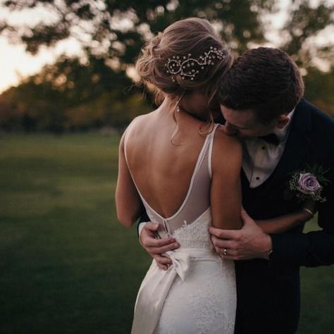 I N S T A G R A M @EmilyMohsie Wedding Poses, Wedding Photos Poses, Wedding Goals, Creative Wedding, Wedding Photo Inspiration, Wedding Pics, Event Styling, Wedding Photoshoot, Wedding Bells