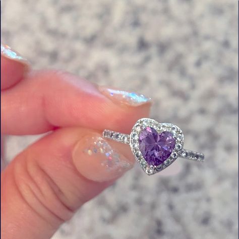 Beautiful Fragrant Jewels Purple Heart Ring. Sparkles In The Light! Size 9 New With Tags Purple Ring Set, Lavender Diamond Ring, Amethyst Jewelry Aesthetic, Purple Ring Aesthetic, Purple Promise Rings, Purple Jhumka, Wedding Rings Amethyst, Purple Rings Engagement, Pandora Promise Rings