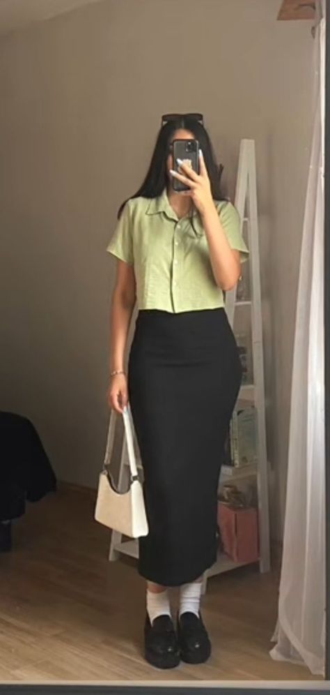 Cold Weather Skirt Outfits Modest, Summer Work Outfits Office Casual Skirt, K Fashion Summer Korean Style, Business Casual Skirt Outfits Summer, Spring Outfit Inspo Aesthetic, Modest Summer Outfits Midsize, Modest Women Outfits, Fashionable Modest Outfits, Modest Work Outfits Women