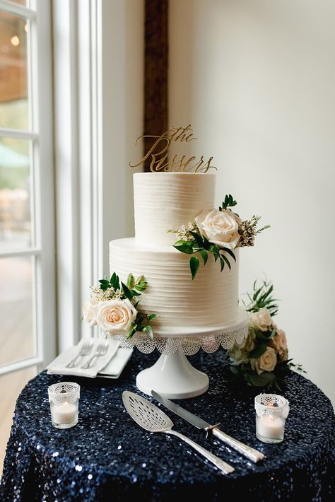 Classic Wedding Cakes Elegant, Small Cake Topper Wedding, Wedding Cake Simple Two Tier, Two Tier Wedding Cakes Elegant Romantic, Two Tiered Wedding Cake With Cupcakes, Simple Wedding Cake Table Decor, Cake Layers Sizes, Elegant Cake Table Wedding, Tall Two Tier Wedding Cake