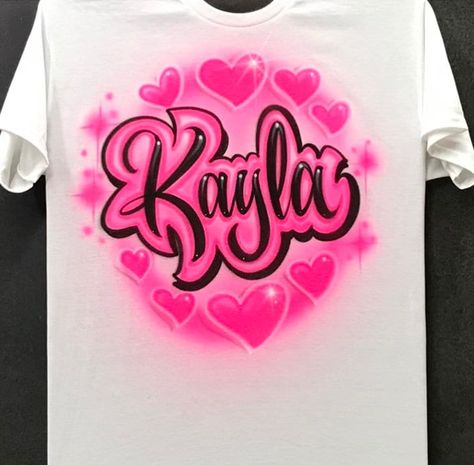 Airbrush T Shirt Hearts Print Name - Etsy Airbrush Shirt Ideas, Leavers Shirts, Airbrush Clothes, Personalized Football Gifts, Airbrush Shirts, Airbrush T Shirts, Composition Painting, Custom Airbrushing, Shirt Crop Top