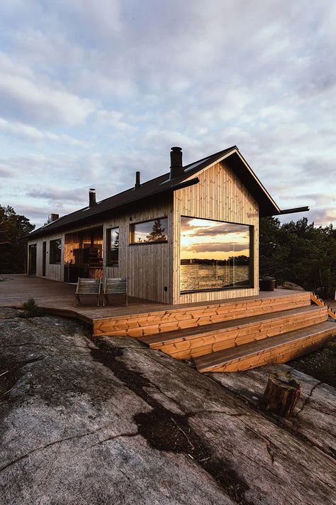 project ö is a series of self-sufficient cabins on a finnish archipelago Self Sufficient Home, Cabin Exterior Ideas, Summer Cabins, Timber Cabin, Off Grid Cabin, Timber Panelling, Timber Cladding, Timber House, Hus Inspiration