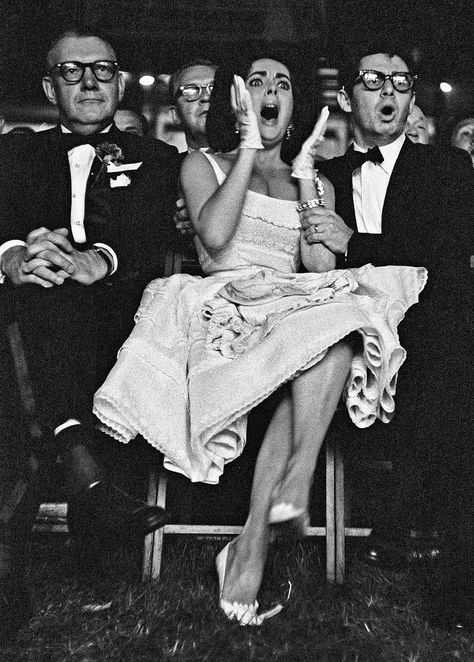 Elizabeth Taylor and Eddie Fisher AT A BOXING MATCH! Classical Hollywood Cinema, Miss Elizabeth, Boxing Match, Eddie Fisher, Celebrity Culture, Violet Eyes, Elizabeth I, Child Actresses, Old Hollywood Glamour