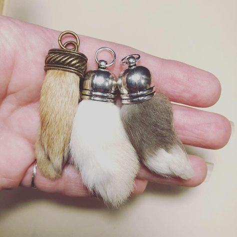 making rabbit foot keychains or necklaces. Dried in borax salt mixture then glued into the tops Rabbit Fur Diy, Rabbit Foot Keychain, Fur Projects, Organic Mechanic, Nasa Gifts, Rabbits Foot, Tattoo Culture, Rabbit Crafts, Accessory Inspo
