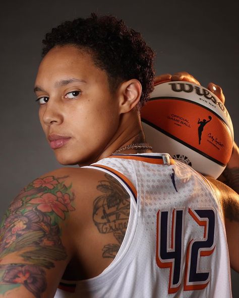 Brittany Griner | WNBA | Phoenix Mercury Basketball Quotes, Brittany Griner, Nike Photoshoot, Phoenix Mercury, Brittney Griner, Basketball Shooting, Celebrity Drawings, Nike Wallpaper, Tomboy Outfits