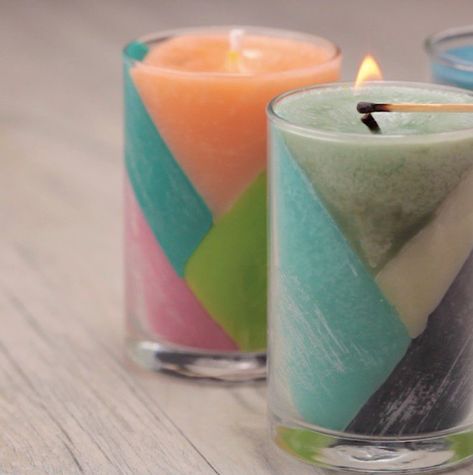 DIY Crayon Candles DIY Projects Craft Ideas & How To’s for Home Decor with Videos Candle Diy Projects, Diy Candles With Crayons, Crayon Candles, Candle Making For Beginners, Making Crayons, Diy Crayons, Block Candles, Candle Diy, Diy Candles Scented