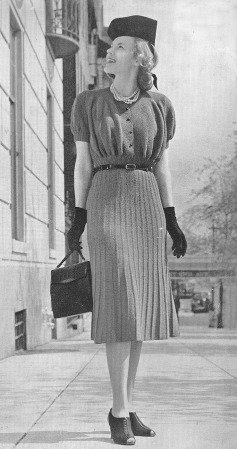1939 Knit Ribbed Dress | Rita Holcomb | Flickr 1930s Fashion Women, 39 Steps, Istoria Modei, Vintage 1930s Dress, 1920s Fashion Women, Vintage Fashion 1930s, 1930 Fashion, Fashion 30s, Mode Retro
