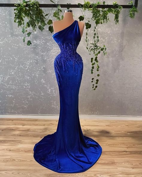 Buifabrics on Instagram: “Pick your fave A, B or C STAY INSPIRED 🤍 #styleinspiration only by #goddess_exclusive Dress and fabric not by us. Swipe left to see…” Blue Gala Dress, Royal Blue Evening Dresses, Red Carpet Dresses Long, Evening Dresses 2023, Simple Formal Dresses, Royal Blue Evening Dress, Dinner Gowns, Award Show Dresses, Beaded Mermaid