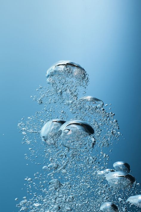 underwater photography by Zena Holloway #underwater #bubbles #water #blue #air #free #dive #swim Under Water Bubbles Drawing, Water Bubbles Wallpaper, Air Bubbles Underwater, Zena Holloway, Bubbles In Water, Bubbles Underwater, Underwater Illustration, Ocean Bubbles, Nautical Alphabet