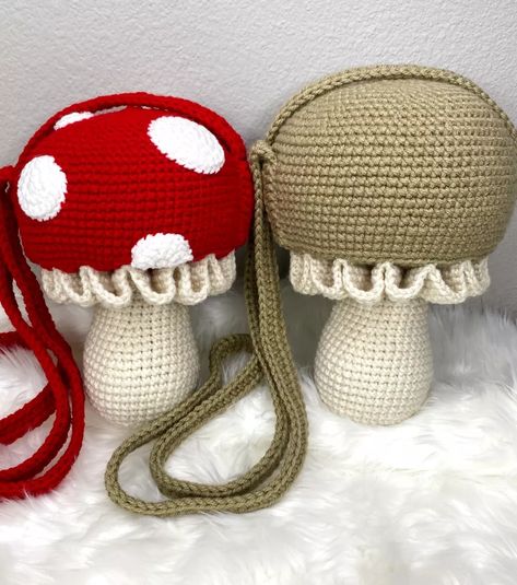 Mushroom Purse Pattern D&d Crochet Pattern, Mushroom Crochet, Crochet Kawaii, Mochila Crochet, Crochet Mignon, Confection Au Crochet, Crochet Mushroom, Crotchet Patterns, Kawaii Crochet