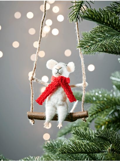 Maus Illustration, Tree Decorations Christmas, Needle Felted Christmas, Christmas Interiors, Christmas Trends, Christmas Mouse, Felt Christmas Ornaments, Kwanzaa, Diy Weihnachten