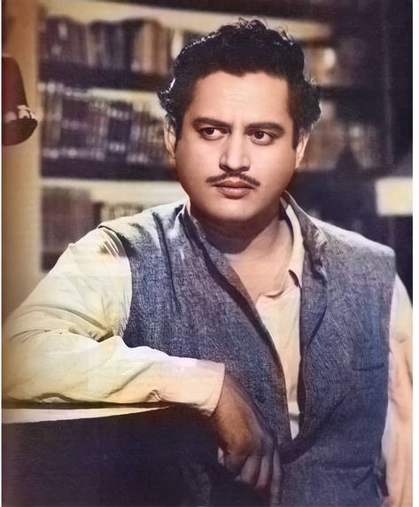 Guru Dutt, Sanjeev Kumar, Old Film Stars, Vintage Icons, Vintage Bollywood, Hindi Film, Bollywood Songs, Indian Movies, Ex Wives