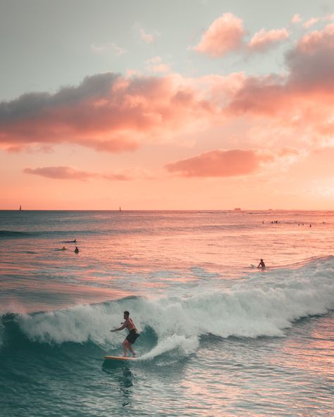 Honolulu Ι Hawaii Nature, Teagan Core, Oahu Surfing, Destiny Islands, Hawaii Waves, Waikiki Hawaii Beach, Hong Kong Beaches, Hawaii Surfing, Wave Surf