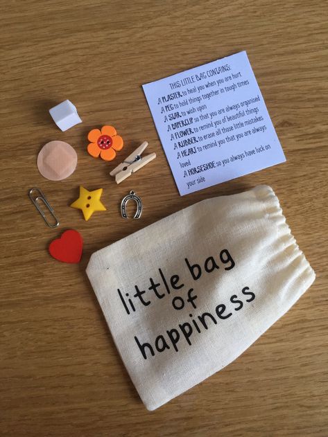 Little Bag Of Happiness, Cheer Up Gifts, Ge Bort, Diy Cadeau, Gift Boyfriend, Diy Gift Ideas, Cadeau Couple, Cadeau Diy, Happy Gifts