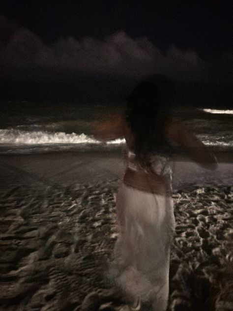 beach girl ocean sand night relax Beach Pfp Girl, Storm Beach Aesthetic, Faceless Pictures Ideas, Beach Photos At Night Ideas, Midnight Beach Photoshoot, Moon Beauty Aesthetic, Life On Film Aesthetic, Pfp Inspo Aesthetic, Sanity Aesthetic