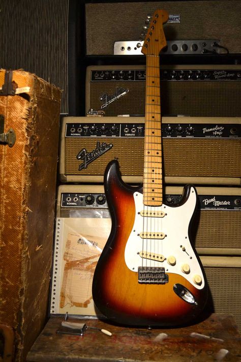 1958 Fender Stratocaster Sunburst - Serial: 027635 - Cesco's Corner Guitars Electric Guitar Fender Stratocaster, Stratocaster Aesthetic, Sunburst Stratocaster, Electric Guitar Fender, Fender Stratocaster Vintage, Fender Stratocaster Sunburst, Sunburst Guitar, Fender Guitars Stratocaster, Guitar Fender