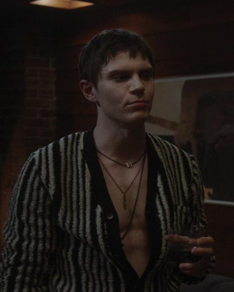 Evan Peters as Vampire Austin Sommers in American Horror Story Season 10 Double Feature (AHS S10) Aesthetic Art / GIF / Icon / Header / Wallpaper Evan Peters, Kyle Spencer, Peter Maximoff, American Horror Story 3, American Horror Story Seasons, Tate Langdon, Harry Styles Pictures, Goth Aesthetic, American Horror