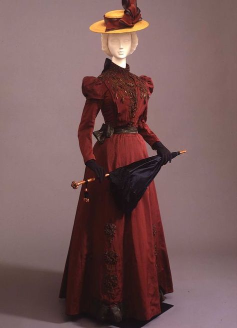 The most beautiful dresses from 'La Belle Époque' | Playbuzz Istoria Modei, 1900 Fashion, Walking Dress, 1890s Fashion, 1900s Fashion, Edwardian Dress, History Fashion, 19th Century Fashion, Old Dresses