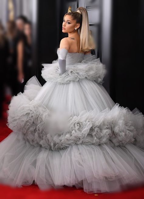 Ariana Grande Dress Grammy, Grammys 2024 Outfits, Ariana Grande Oscars 2024, Grammys Outfits, Award Show Outfits, Ariana Grande Grammys, Ariana Gr, Ariana Geande, Grammy Outfits